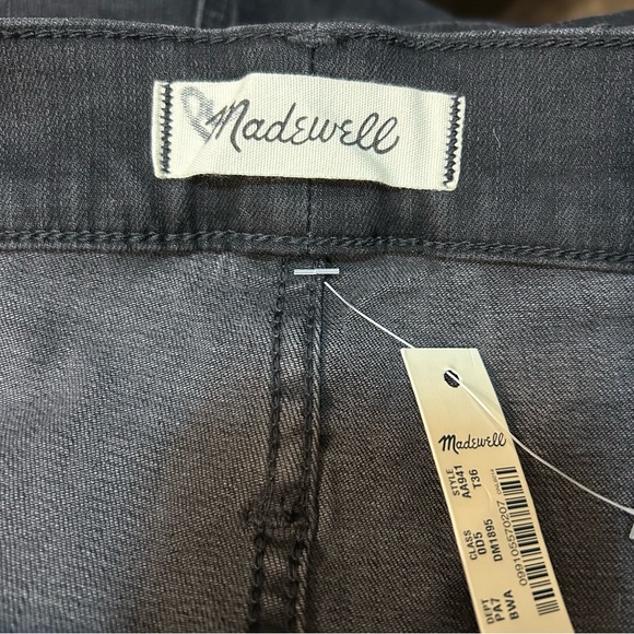Madewell 10" High-Rise Skinny Jeans in Berkeley Black: Button-Through Edition - Picture 4 of 12